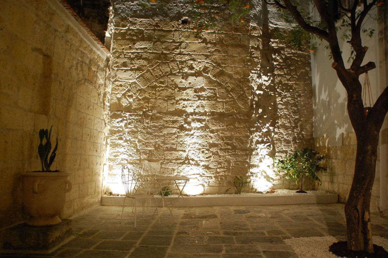 Palazzo Bianchi Domus Holidays Trani Exterior foto