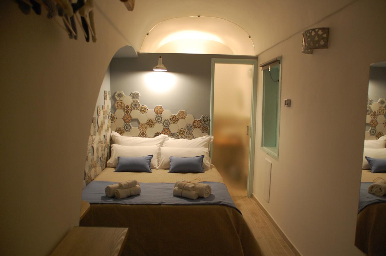 Palazzo Bianchi Domus Holidays Trani Habitación foto